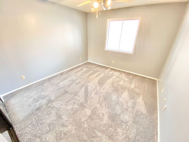 Building Photo - WESTSIDE CONDO!