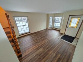 Building Photo - 28 N Oltendorf Rd