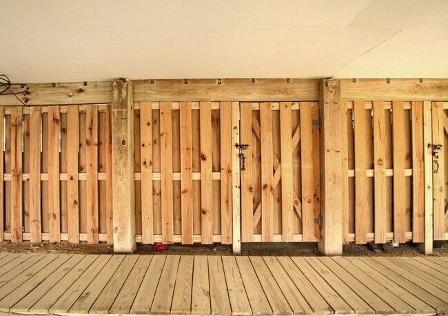 Building Photo - Call Sabrina at 757-767-0767 to schedule a tour!