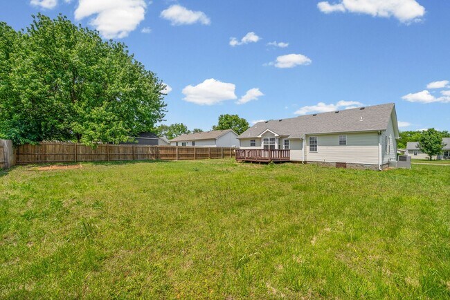 Building Photo - 3865 Roscommon Way
