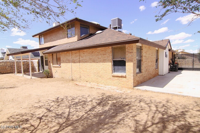 Building Photo - 11532 Tom Ulozas Dr