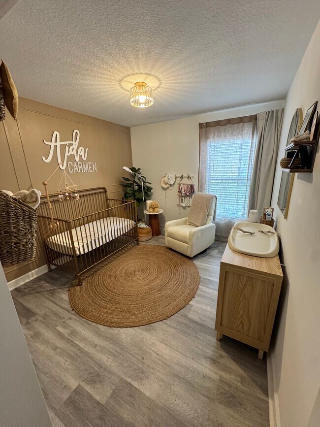 Building Photo - 1011 White Oak Ter