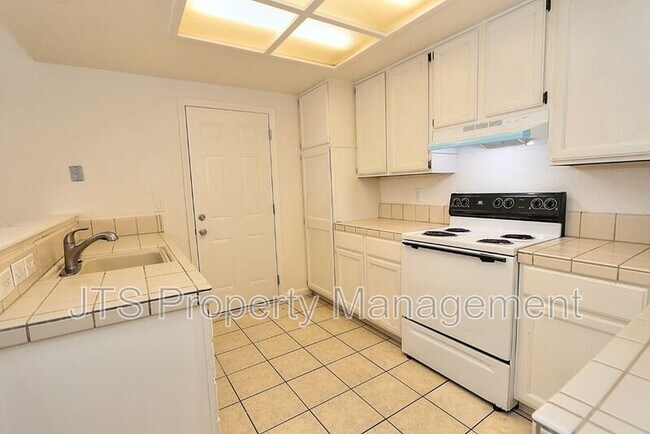 Building Photo - 7733 Temwoods Way