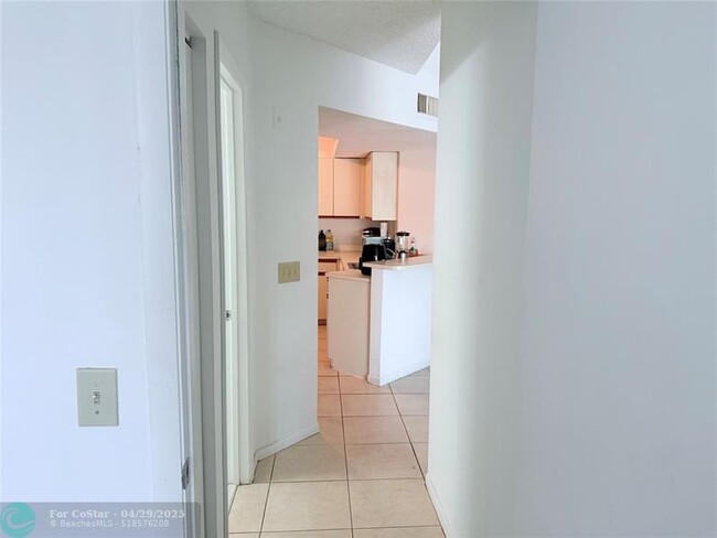 Building Photo - 9033 Wiles Rd