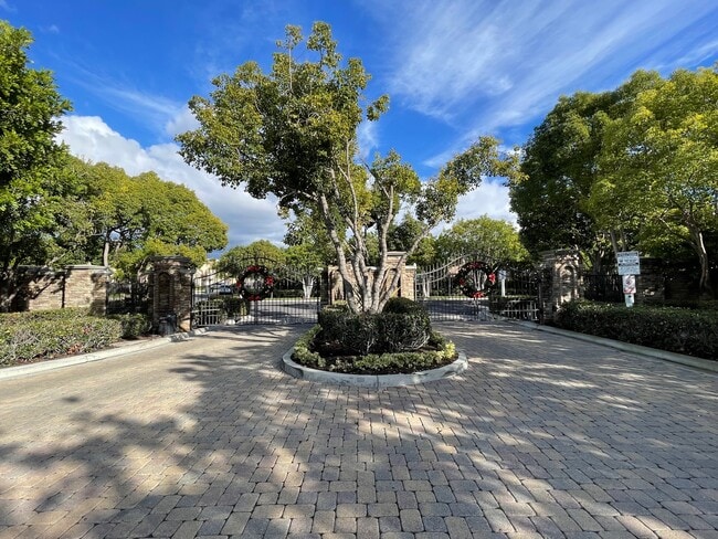 Building Photo - 3351 Via Trentino