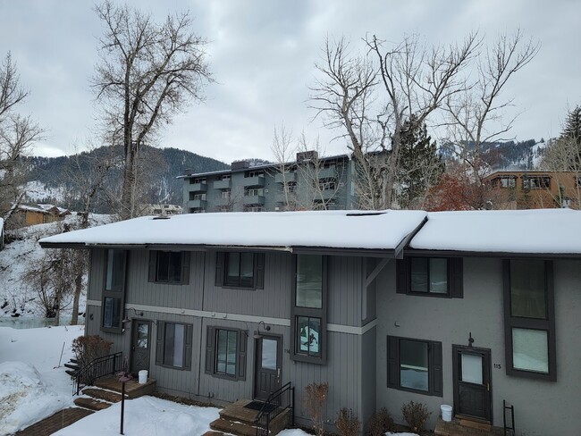 Building Photo - 311 Andora Ln