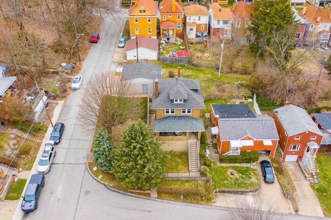 Building Photo - MOVE IN TODAY! Fantastic 3-bedroom   SECTION 8 ACCEPTED!