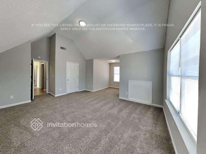 Building Photo - 685 Meadows Ln