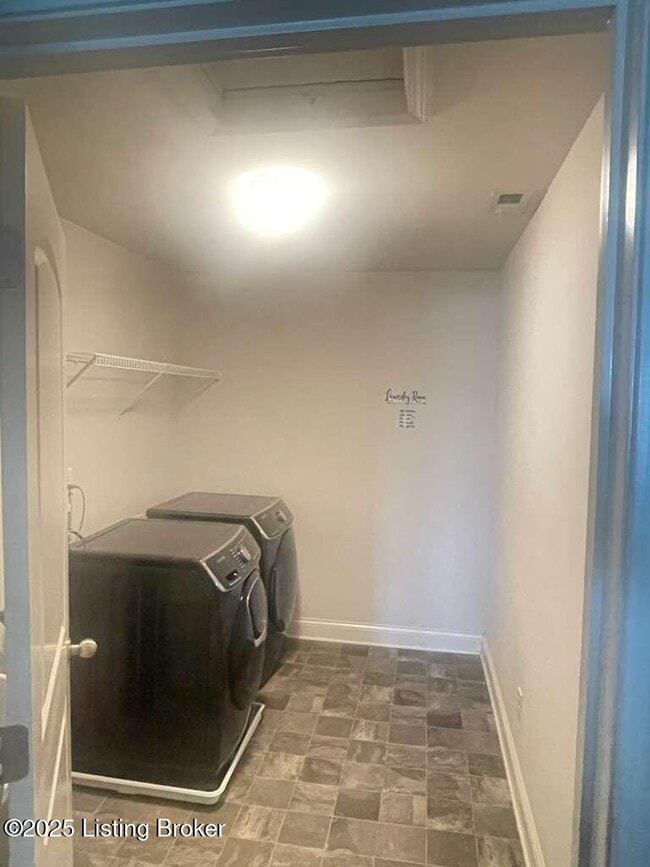 Building Photo - 114 Belden Trl