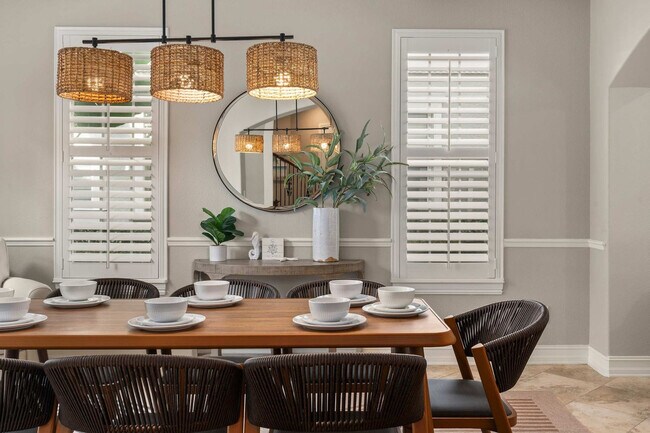 Building Photo - 1227 Radiant St