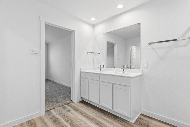 Building Photo - 31514 Avebury Lake Ln