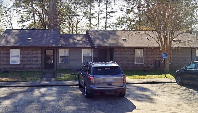 Building Photo - 301 Harper St