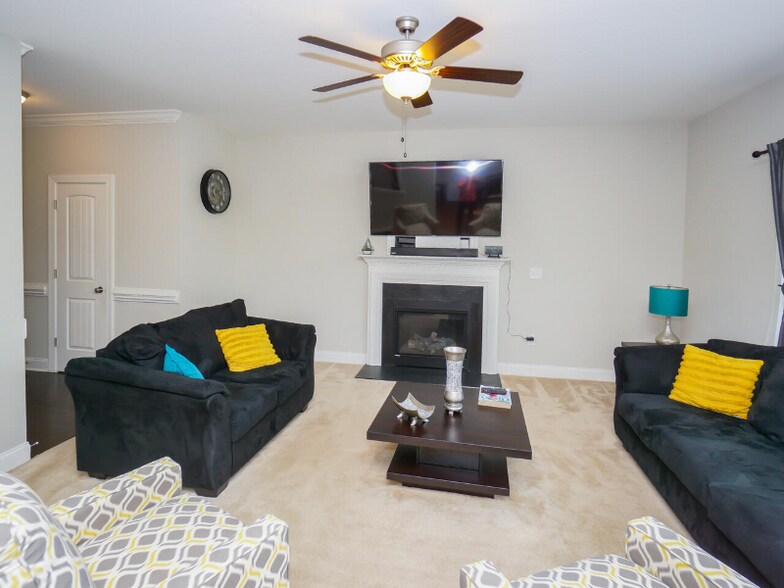 Building Photo - 1121 Tulip Poplar Rd