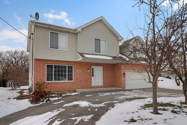 Building Photo - 1462 Glen Ellyn Rd