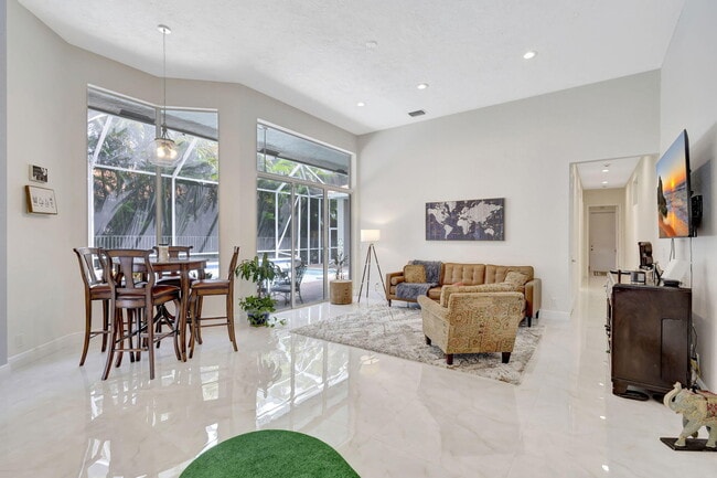 Building Photo - 10891 Fairmont Village Dr