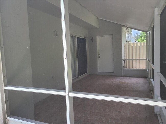 Building Photo - 1427 SW 48th Terrace