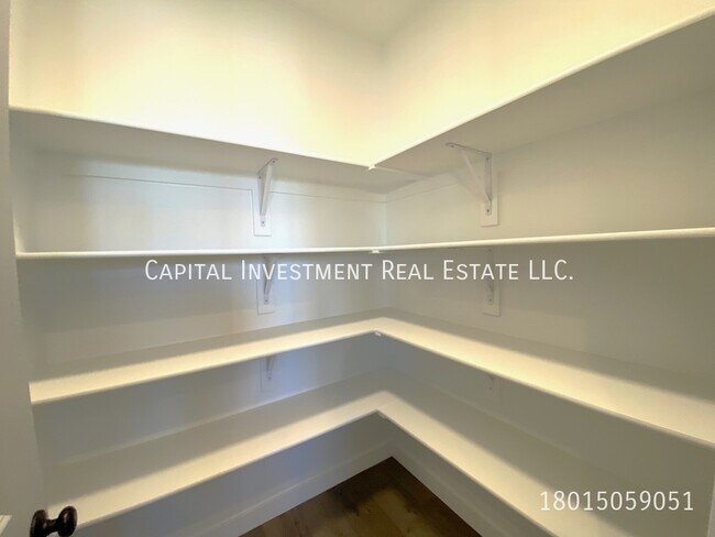 Building Photo - 11541 Engelmann Dr