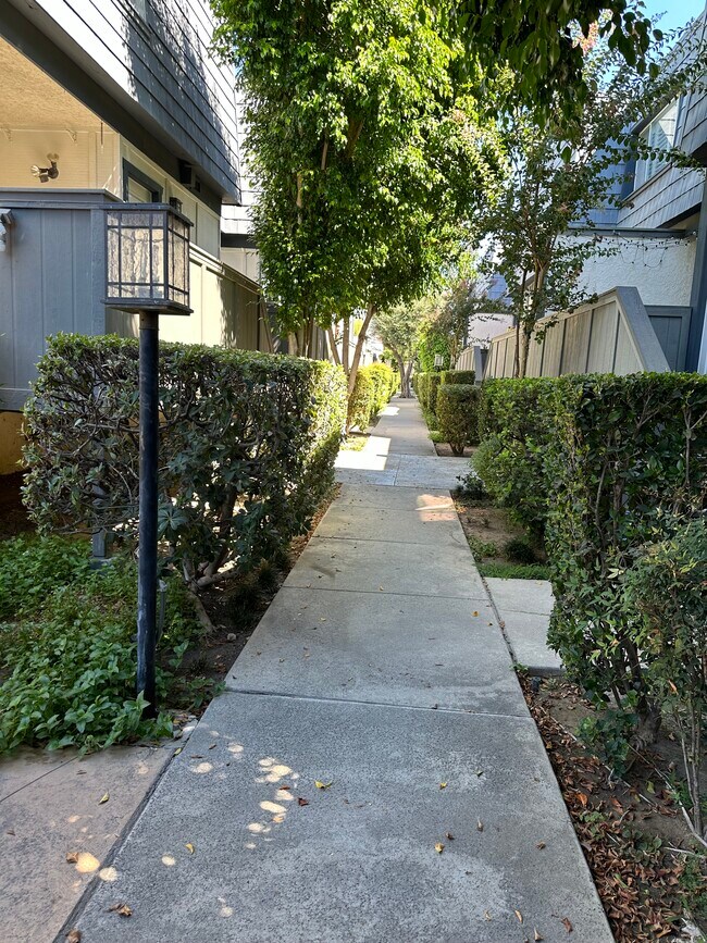 Building Photo - 18550 Hatteras St