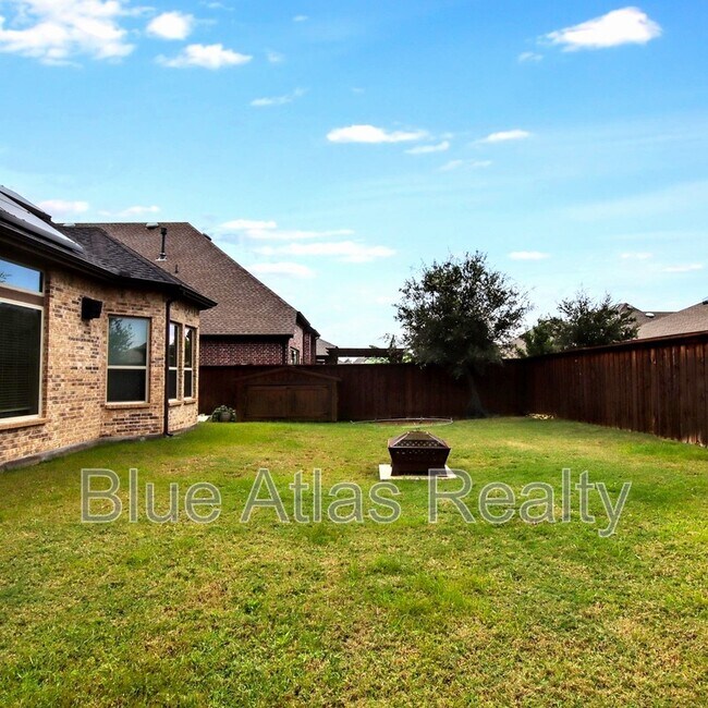 Building Photo - 4983 Stornoway Dr