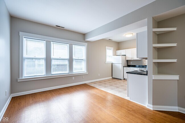 Building Photo - 234 E 9th St