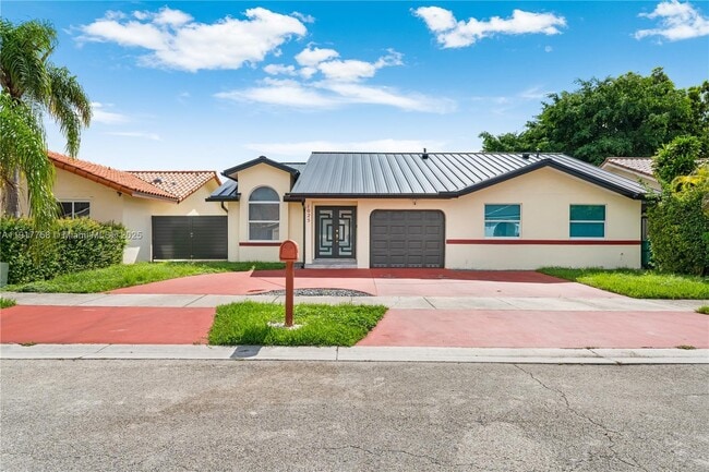 Building Photo - 1025 NW 128th Ct