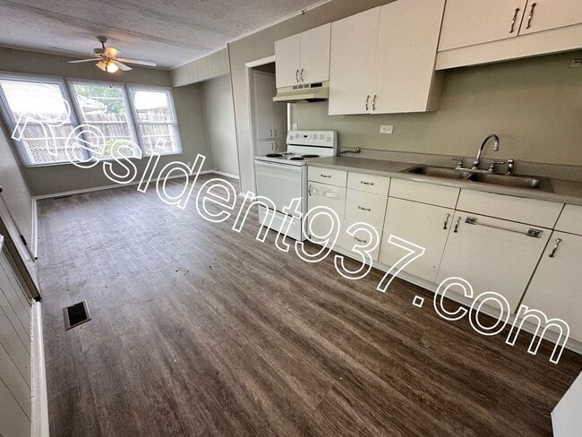 Building Photo - Updated 3 Bed 1 bath Home