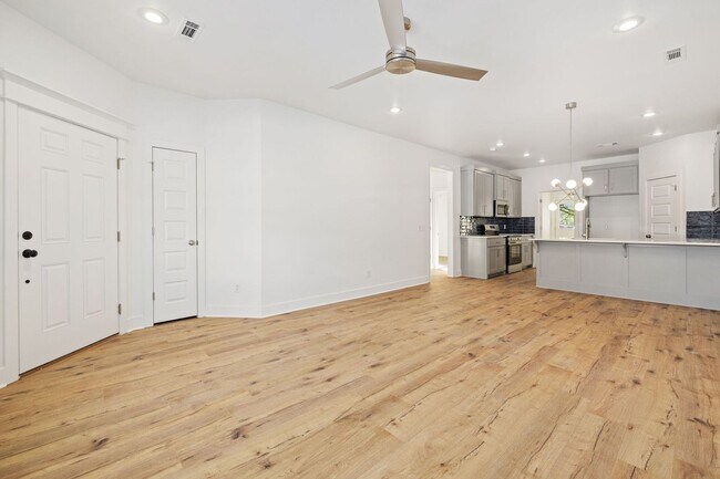 Building Photo - Brand New Duplex in Fayetteville!