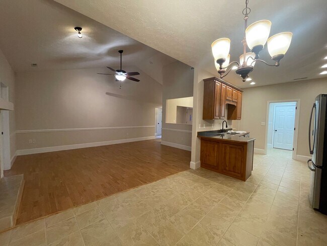 Building Photo - 1930 Scarlett Meadows Dr