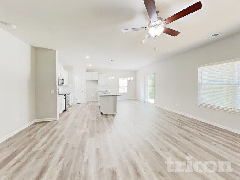 Building Photo - 228 Spring Knoll Dr