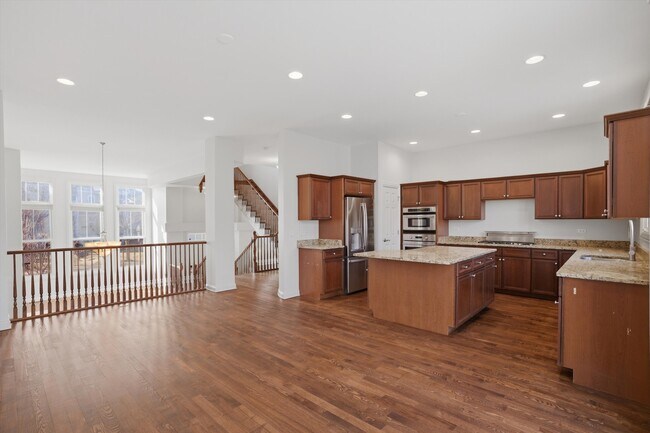 Building Photo - 1891 Admiral Ct