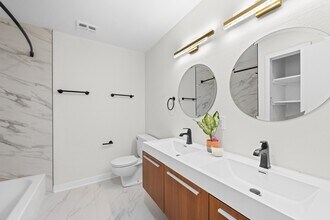 Building Photo - 2012 Brun St