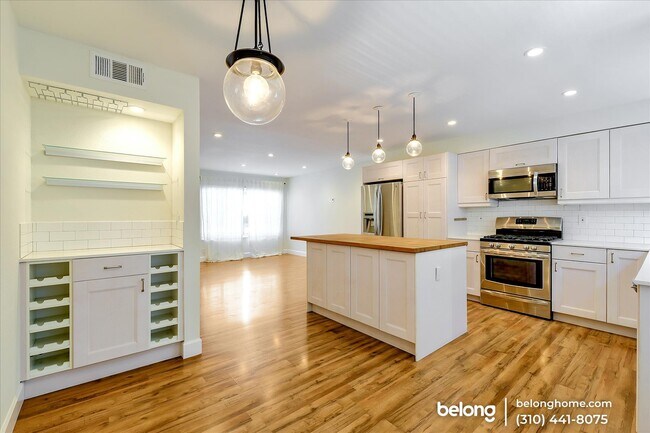 Building Photo - 720 Waterloo St