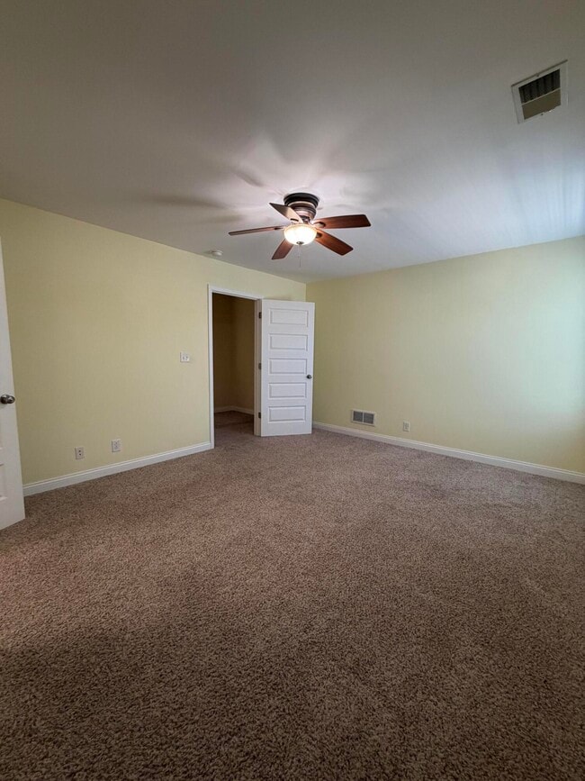 Building Photo - 382 Preston Ave