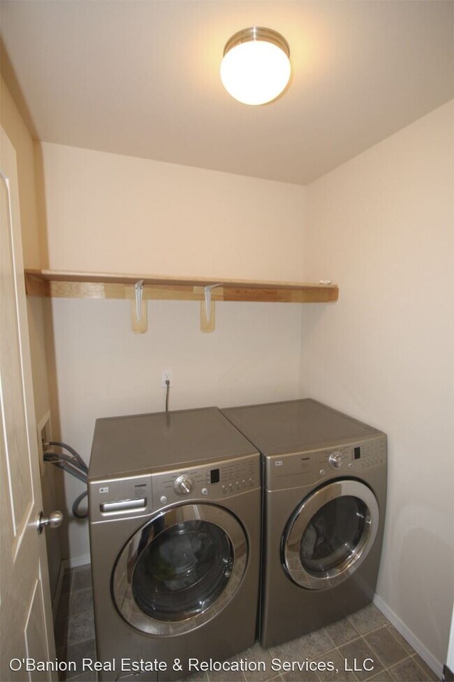 Building Photo - 3 br, 1.5 bath House - 6557 Kara Sue Loop