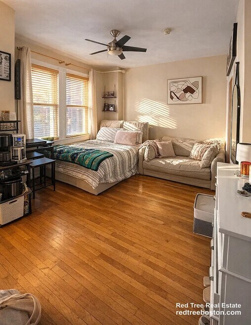 Building Photo - 108 Myrtle St