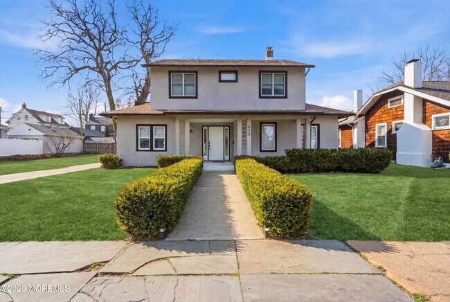 Building Photo - 505 Laurel Ave