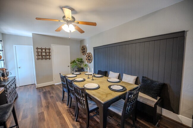 Building Photo - 505 Cypress Dr