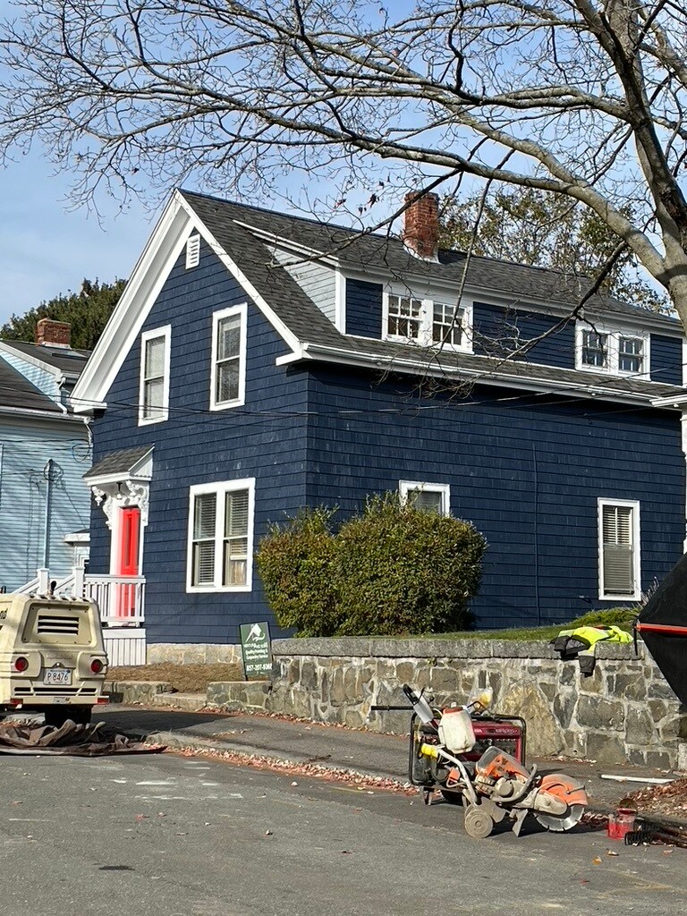 Off-street parking - 35 Lincoln Ave