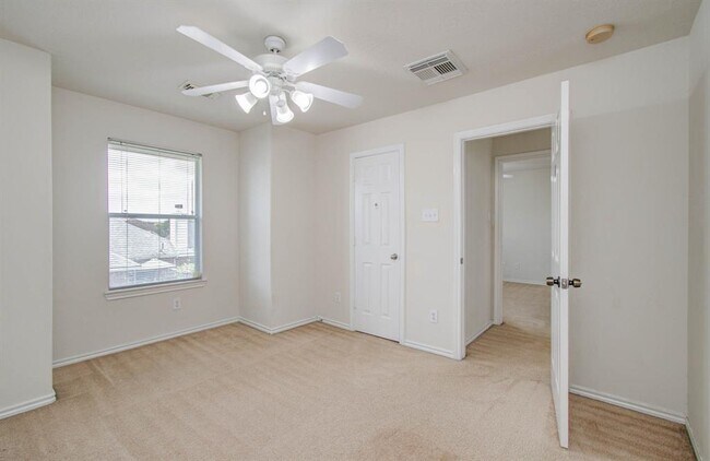 Building Photo - 12026 Parkers Hideaway Dr