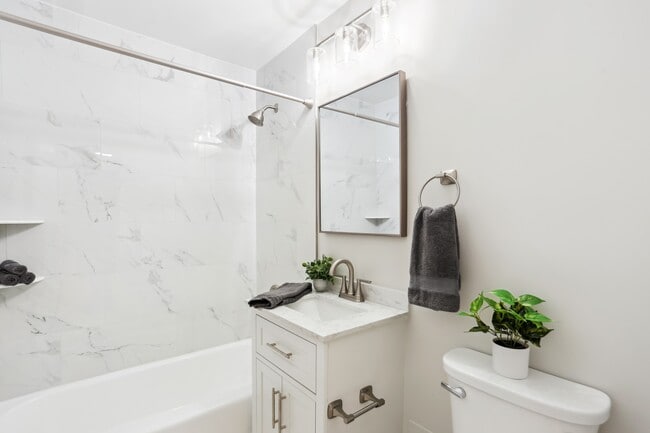 Building Photo - 4000 Tunlaw Rd NW