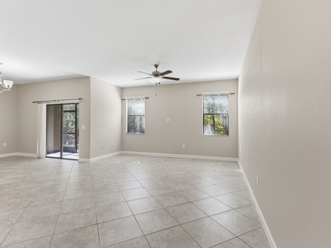 Building Photo - Stunning 3 BR + LOFT/2.5 BA /2-Car Garage townhome in the highly desirable GATED community of Hid...