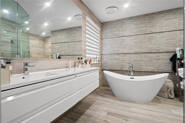 Building Photo - 3634 SW 156th Ct