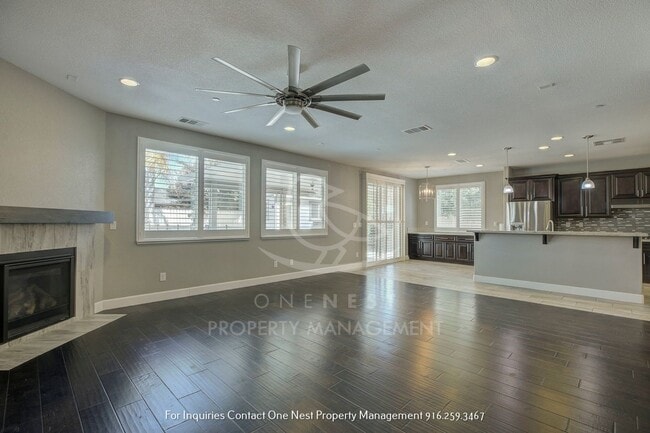 Building Photo - Offering a 6 Month Lease | 4 Bedroom 3 Bathroom Plumas Lake Beauty!