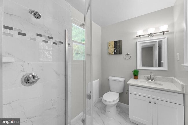 Building Photo - 6100 Hellen Lee Dr