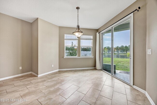Building Photo - 12237 Woodview Dr