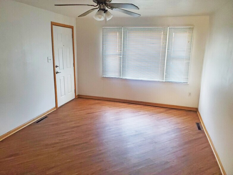 Living Room - 11x17 - 1317 W 19th St