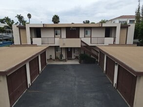 Building Photo - Charming Two Bedroom Condo in the Carlsbad Village