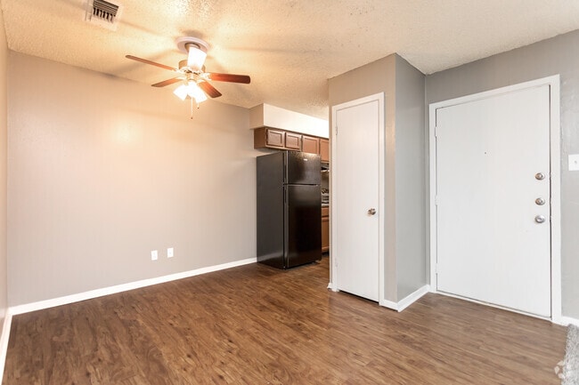 1B1,1BA - 611SF A1 - Dining Area - Tri Pointe Square