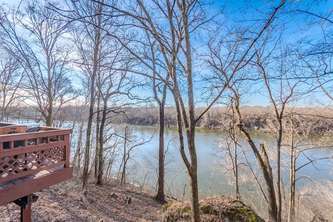 Building Photo - River View, Very Private Home!