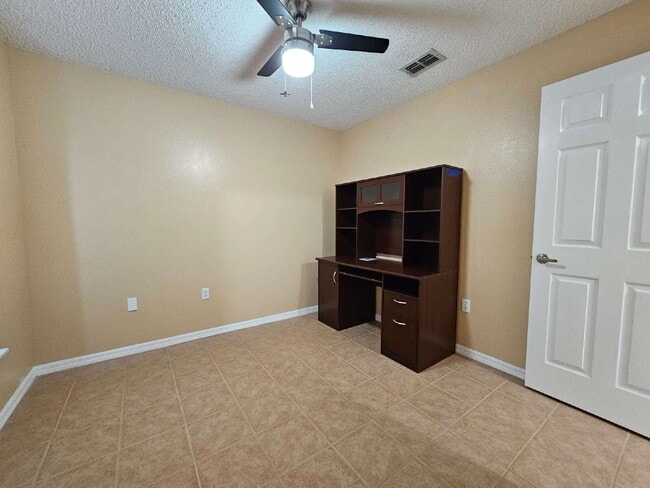 Building Photo - West Melbourne Home